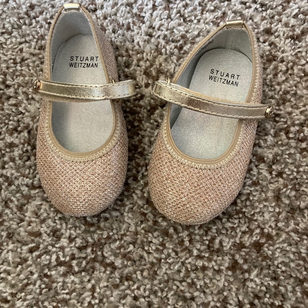 Stuart Weitzman baby dancer size 4 gold dress shoe